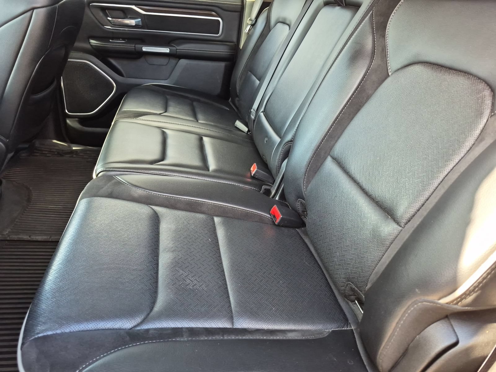 Used 2021 RAM 1500 Laramie AWD/4WD image 19