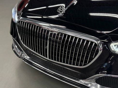 Used 2023 Mercedes-Benz Maybach S 680 4MATIC w/ Manufaktur Leather Package image 3