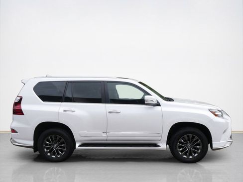 Used 2018 Lexus GX 460 image 2