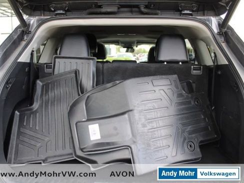 Used 2021 Toyota Highlander XLE AWD/4WD image 12