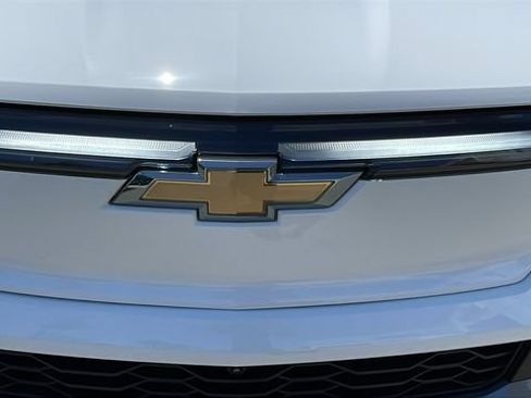 Used 2026 Chevrolet Silverado EV LT AWD/4WD image 9