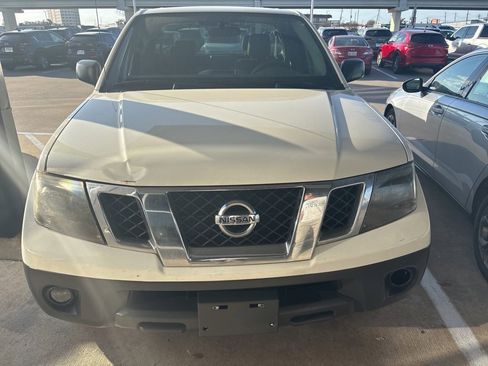 Used 2021 Nissan Frontier S image 2