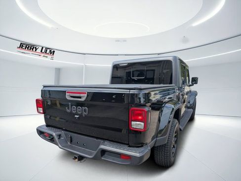 Used 2021 Jeep Gladiator Sport AWD/4WD image 3