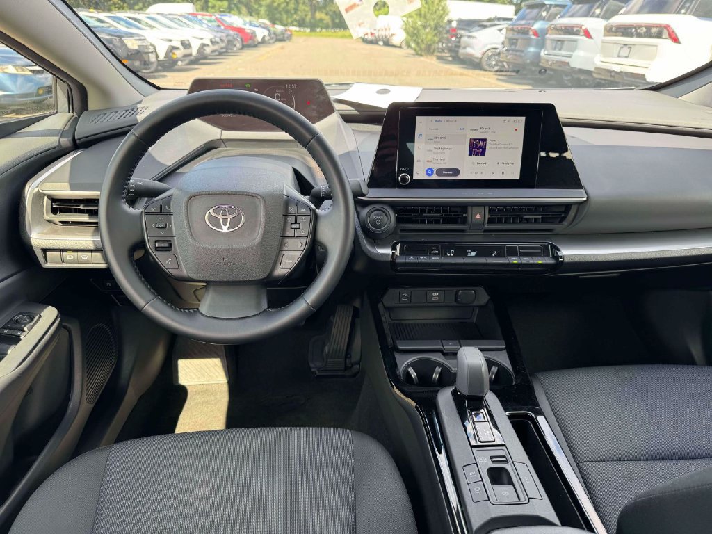 Used 2025 Toyota Prius LE FWD image 18