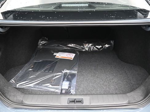 New 2025 Nissan Sentra SR image 18