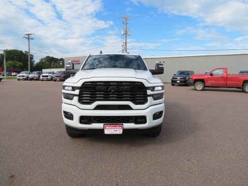Used 2025 RAM 2500 Big Horn AWD/4WD image 3