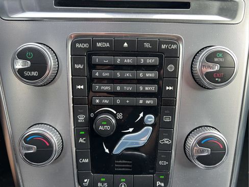 Used 2017 Volvo XC60 T5 Dynamic w/ Preferred Option Package image 21