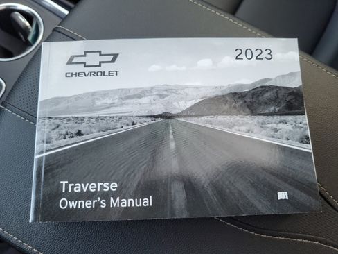 Used 2023 Chevrolet Traverse Premier FWD image 37