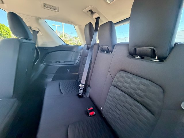 Used 2025 Nissan Pathfinder SV FWD image 42