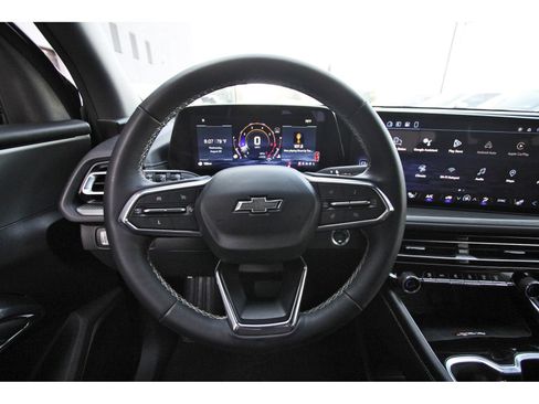 Used 2024 Chevrolet Traverse LT w/ Midnight/Sport Edition FWD image 17