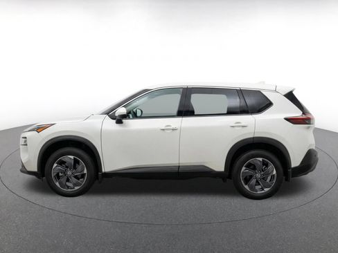 Used 2025 Nissan Rogue SV AWD/4WD image 4