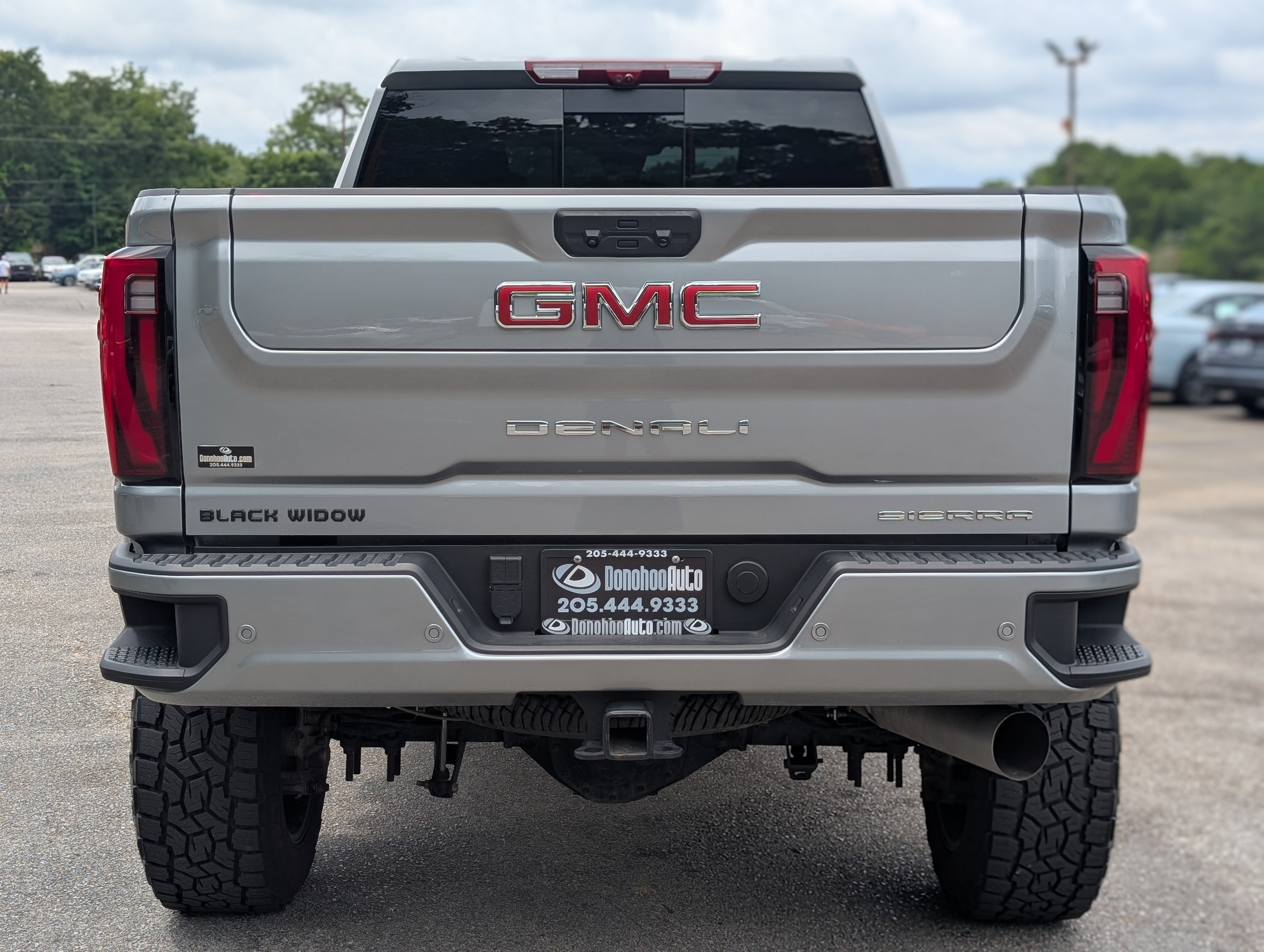 Used 2025 GMC Sierra 2500 Denali w/ Denali Reserve Package AWD/4WD image 8