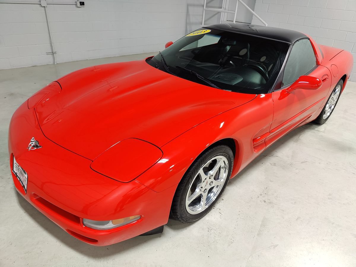 Used 2003 Chevrolet Corvette Coupe w/ Preferred Equipment Group RWD image 18