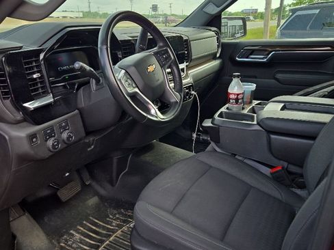 Used 2023 Chevrolet Silverado 1500 LT AWD/4WD image 5
