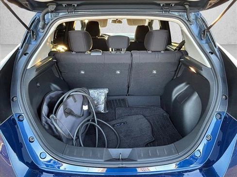 Used 2023 Nissan Leaf S image 6