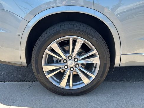 Used 2024 Cadillac XT6 Premium Luxury w/ Technology Package FWD image 27