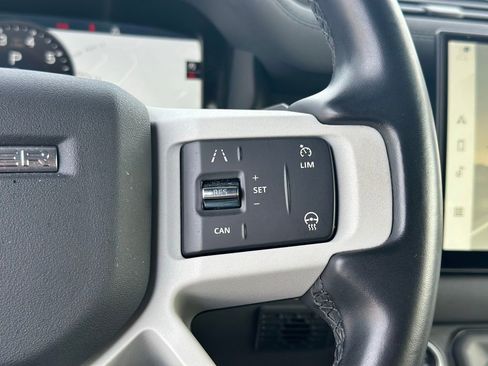 Used 2022 Land Rover Defender 110 S image 28