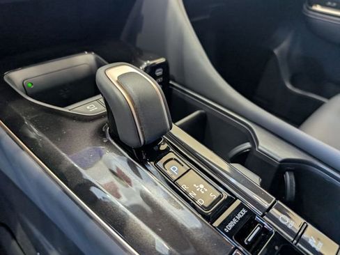 New 2025 Toyota Crown Signia Limited w/ Advanced Technology Package image 23