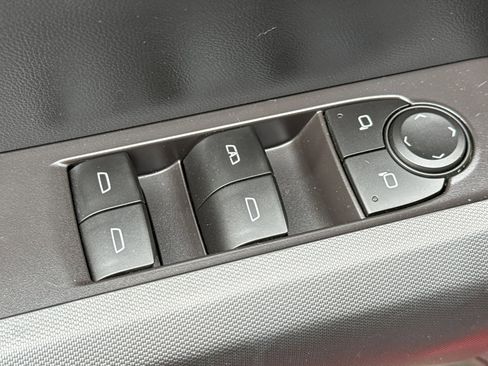 Used 2023 GMC Canyon Elevation w/ Convenience Package AWD/4WD image 13