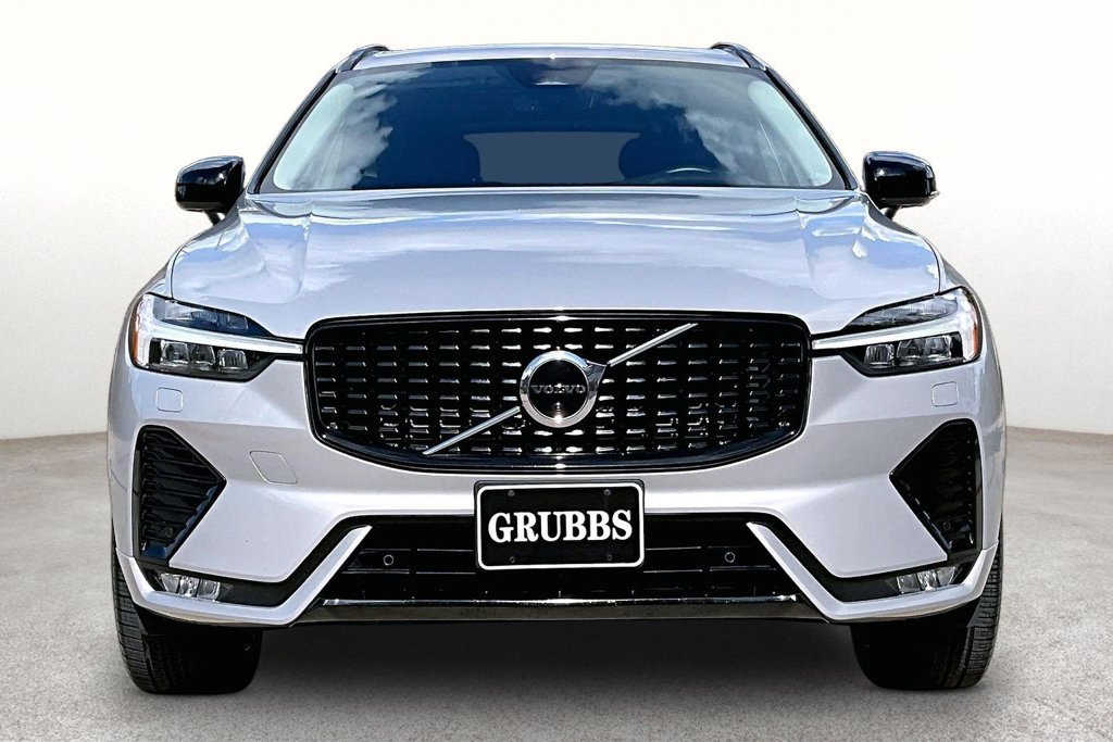Used 2023 Volvo XC60 B5 Ultimate w/ Climate Package AWD/4WD image 4