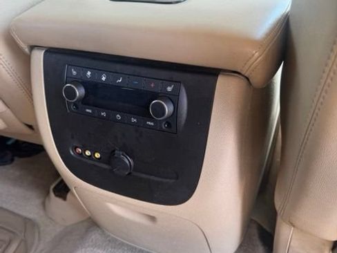 Used 2013 GMC Yukon XL Denali RWD image 17