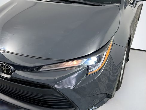 Used 2025 Toyota Corolla LE w/ LE Premium Package FWD image 12