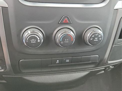 Used 2024 RAM 1500 Classic SLT image 17