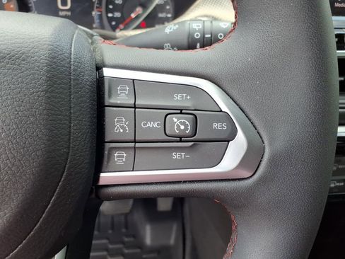 Used 2026 Jeep Compass Trailhawk AWD/4WD image 21