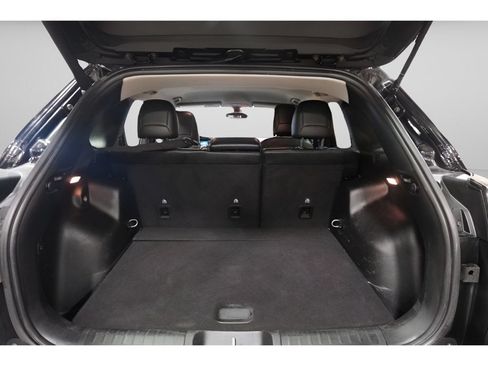 Used 2022 Jeep Cherokee Trailhawk AWD/4WD image 11