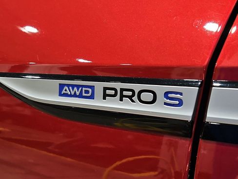 Used 2025 Volkswagen ID.4 Pro S image 8