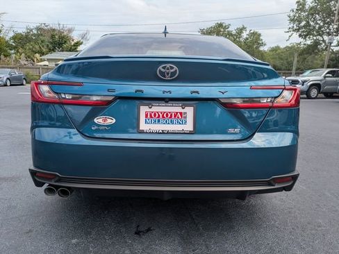 Used 2025 Toyota Camry SE w/ Convenience Package FWD image 5