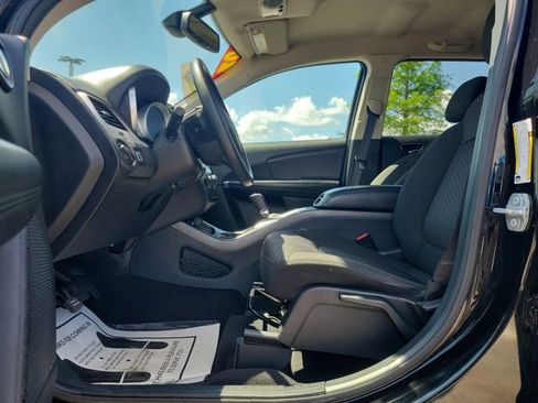 Used 2020 Dodge Journey SE w/ Blacktop Package FWD image 13