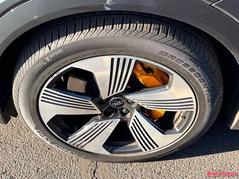 Used 2022 Audi e-tron Premium Plus AWD/4WD image 8