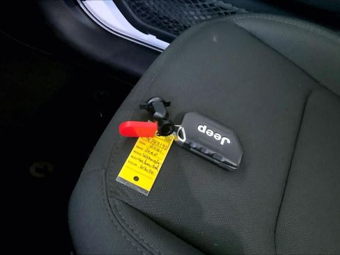 Used 2021 Jeep Wrangler Unlimited Sport AWD/4WD image 14