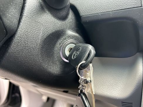 Used 2017 Toyota Camry LE image 20