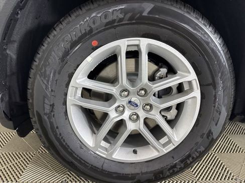 New 2025 Ford Explorer Active w/ Active Comfort Package image 30