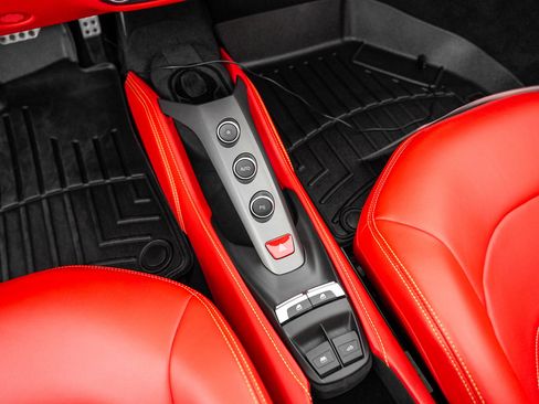Used 2018 Ferrari 488 Spider RWD image 28
