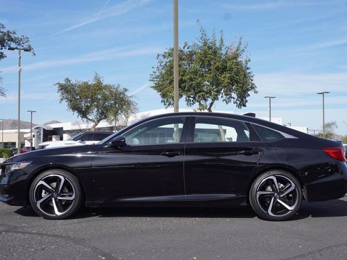 Used 2021 Honda Accord Sport image 2
