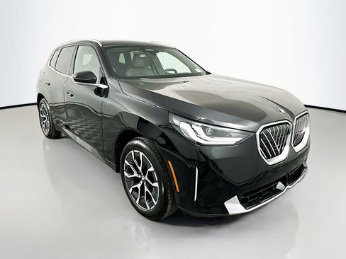 Used 2025 BMW X3 xDrive30i w/ Premium Package AWD/4WD image 3