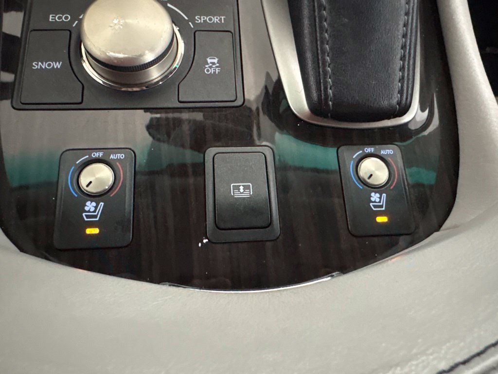 Used 2015 Lexus LS 460 w/ Comfort Package RWD image 14