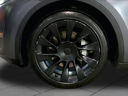 Used 2021 Tesla Model Y Long Range AWD/4WD image 9