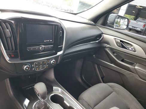 Used 2023 Chevrolet Traverse LT FWD image 26