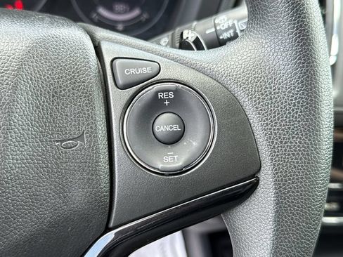 Used 2018 Honda HR-V EX image 13