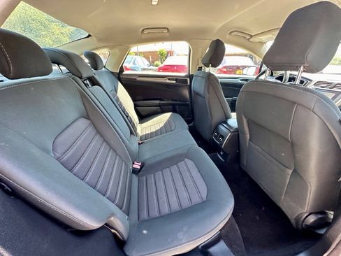 Used 2020 Ford Fusion SE FWD image 16