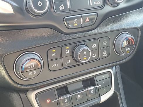 Used 2022 GMC Terrain Denali AWD/4WD image 21