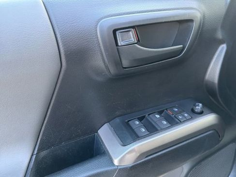Used 2021 Toyota Tacoma SR5 image 5