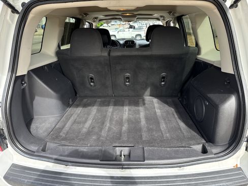 Used 2014 Jeep Patriot Latitude w/ Sun/Sound Group image 24