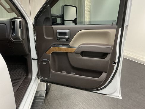 Used 2019 Chevrolet Silverado 2500 LTZ w/ Duramax Plus Package AWD/4WD image 36