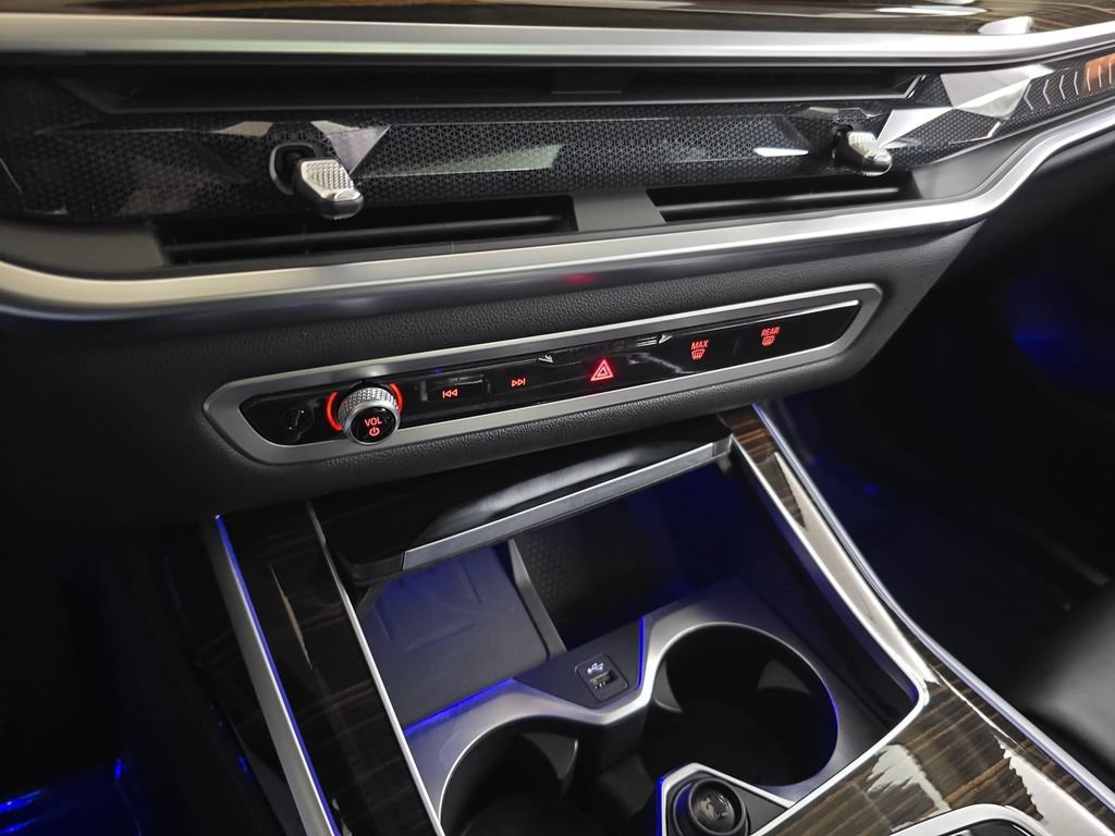 Used 2023 BMW X7 xDrive40i AWD/4WD image 27