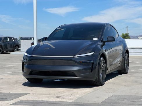 Used 2026 Tesla Model Y Long Range AWD/4WD image 8